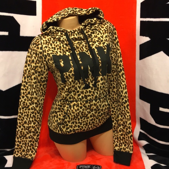 🛑SOLD🛑 Vs Pink Cheetah Pullover Hoodie - Picture 2 of 8